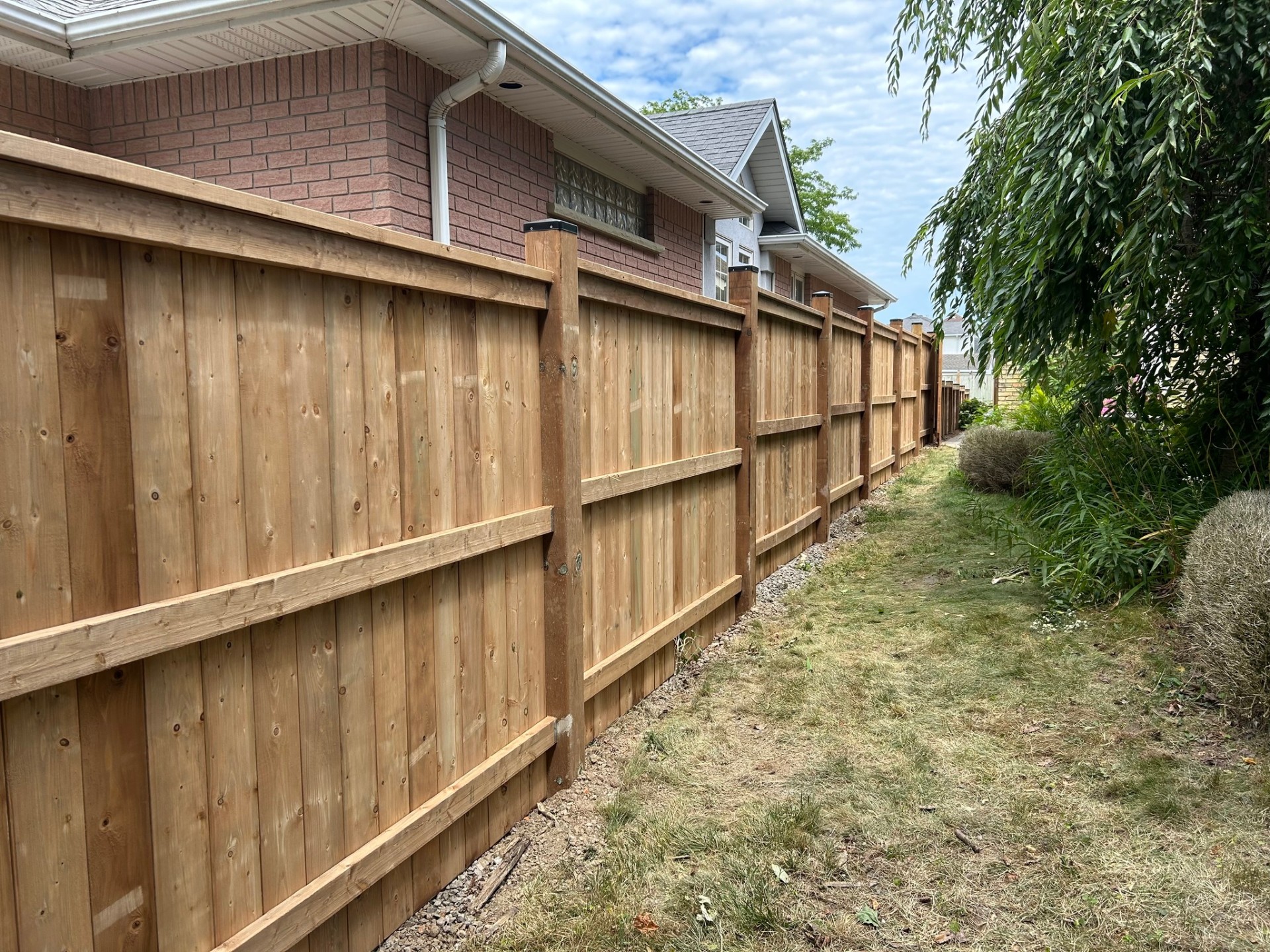 Whitby – Cedar Fence with Post Caps