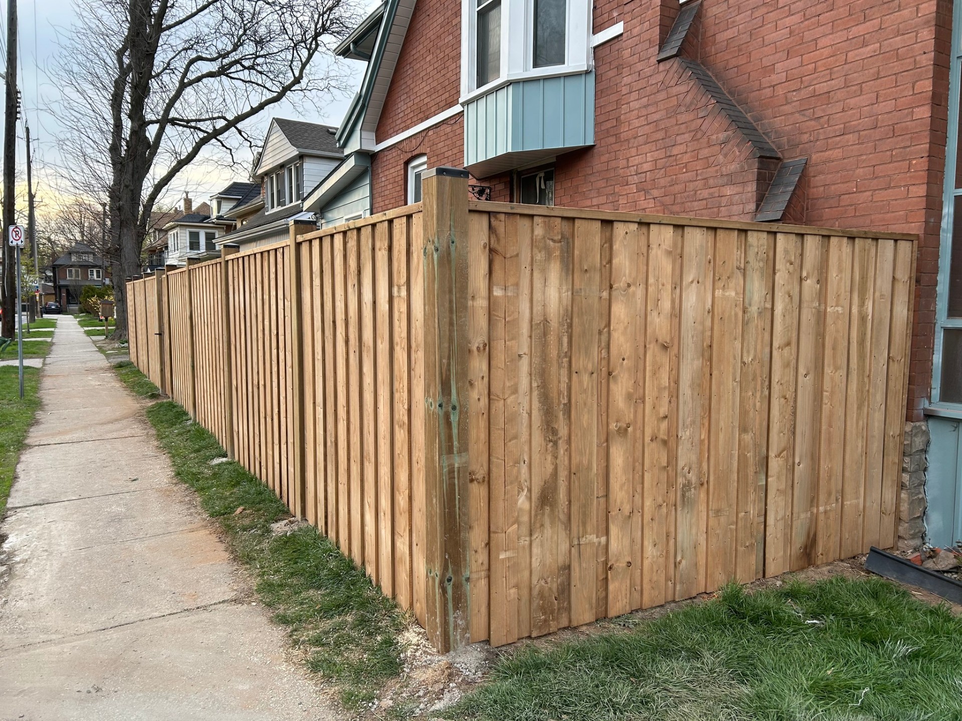 Toronto – Board-on-Board Fence
